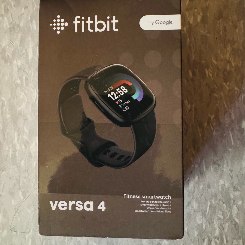 NEW Fitbit Versa 4 Smartwatch - Black / Graphite Aluminum - NIB